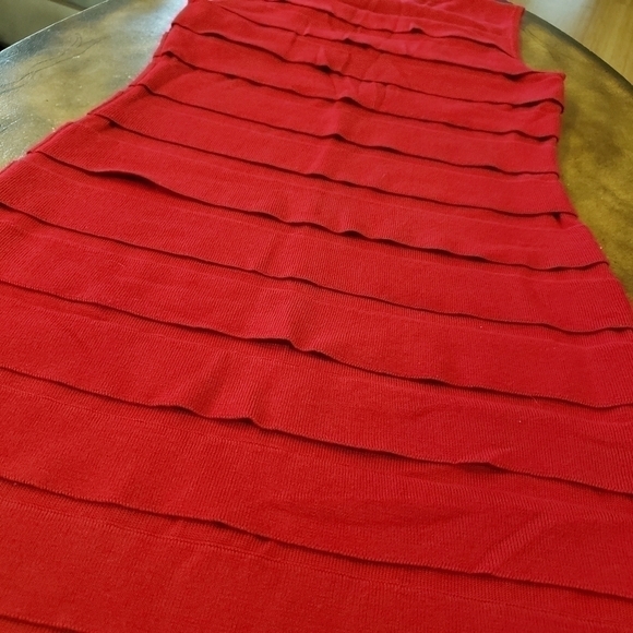 Calvin Klein Pleated Red Bodycon Dress Size Small - Picture 5 of 8